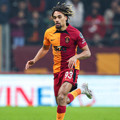 Galatasaray sağ beke eski futbolcusu Sacha Boey'i getiriyor