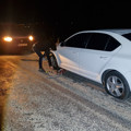 Çorum’da yol çilesi: Çukura giren 5 aracın lastiği patladı
