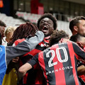 Fransa'da tarihi maç: Nice-St. Etienne karşılaşması nefes kesti... Bir devir sona erdi