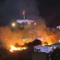Ankara Kalesi etrafındaki ot yangını söndürüldü