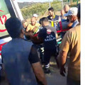 Freni boşalan traktörün altında kalan sürücü ağır yaralandı