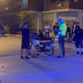 Motosiklete çarpıp kaçtı: Yaralı sürücü hastaneye kaldırıldı