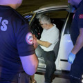 Araçta sızıp kaldı, ekipleri alarma geçirdi