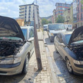 Bitlis Tatvan’da park halindeki araba motor kısmından yandı
