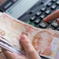 AK Parti ve MHP oylarıyla en düşük emekli maaşının asgari ücrete eşitlenmesi kabul edilmedi