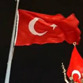 Hatay’da bayraklar fırtına nedeniyle geçici olarak indirildi