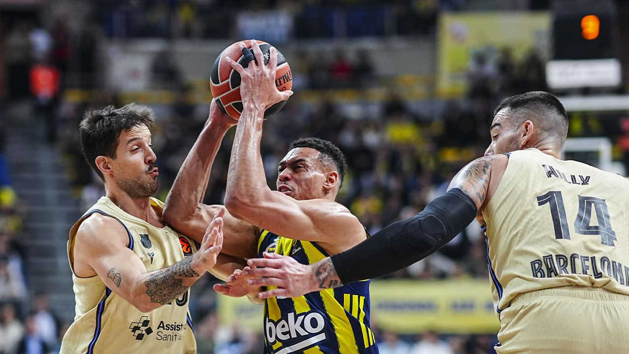 Fenerbahçe evinde Barcelona'yı devirdi