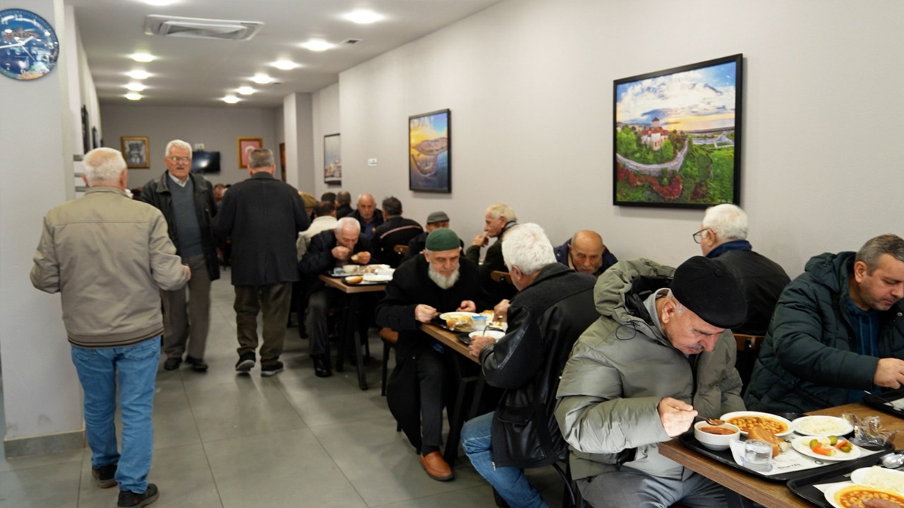 Kent Lokantaları, dar gelirli vatandaşın yüzünü güldürüyor