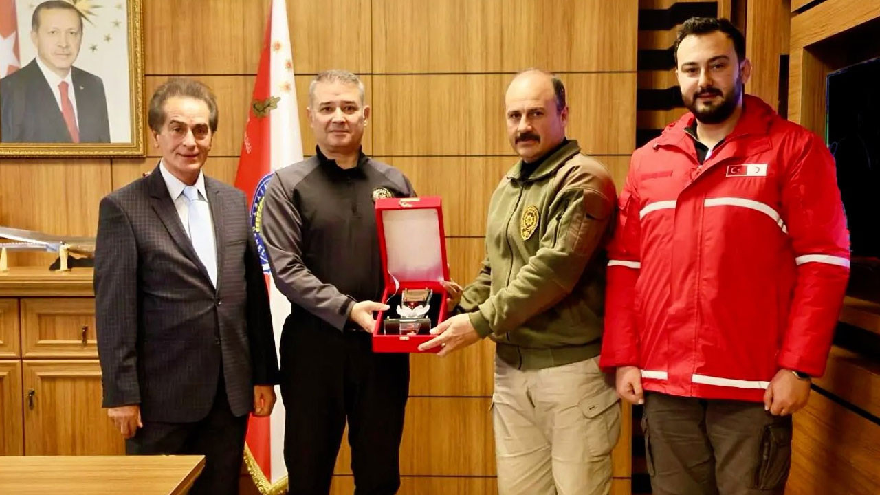 Bilecik'te kan bağışı kahramanına plaket