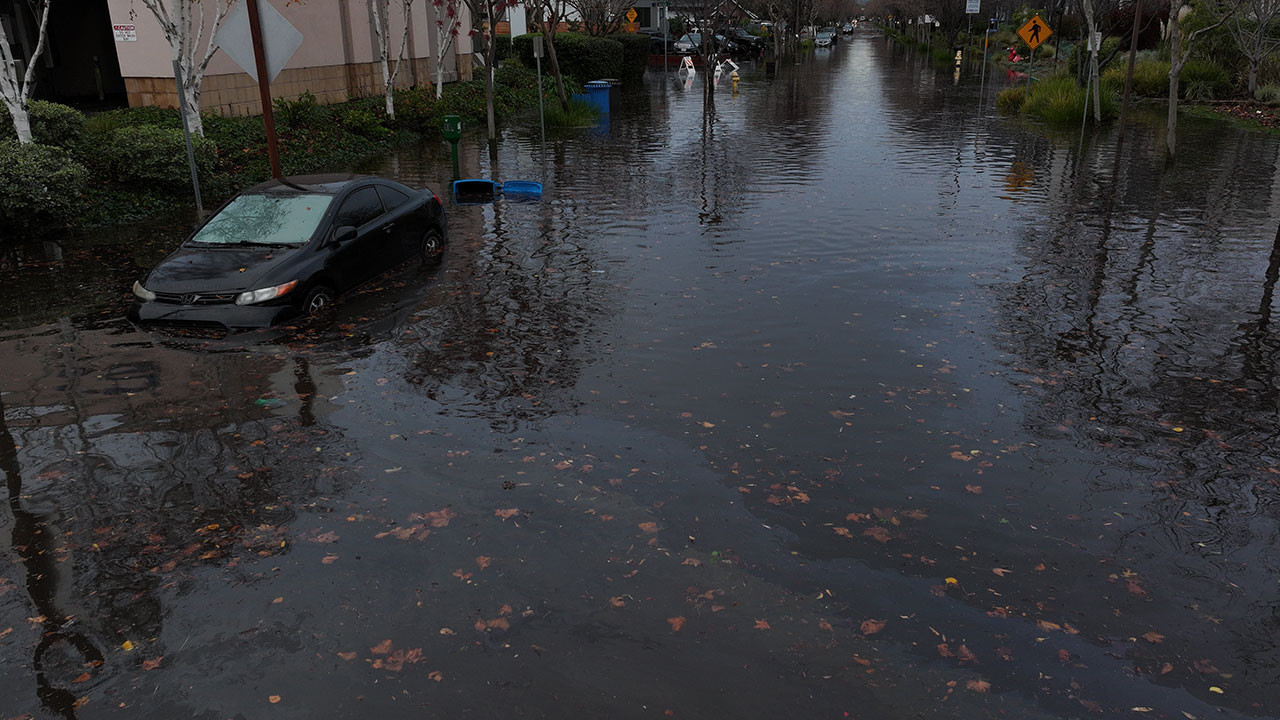 California’yı fırtına ve sel vurdu: Ölü sayısı artıyor