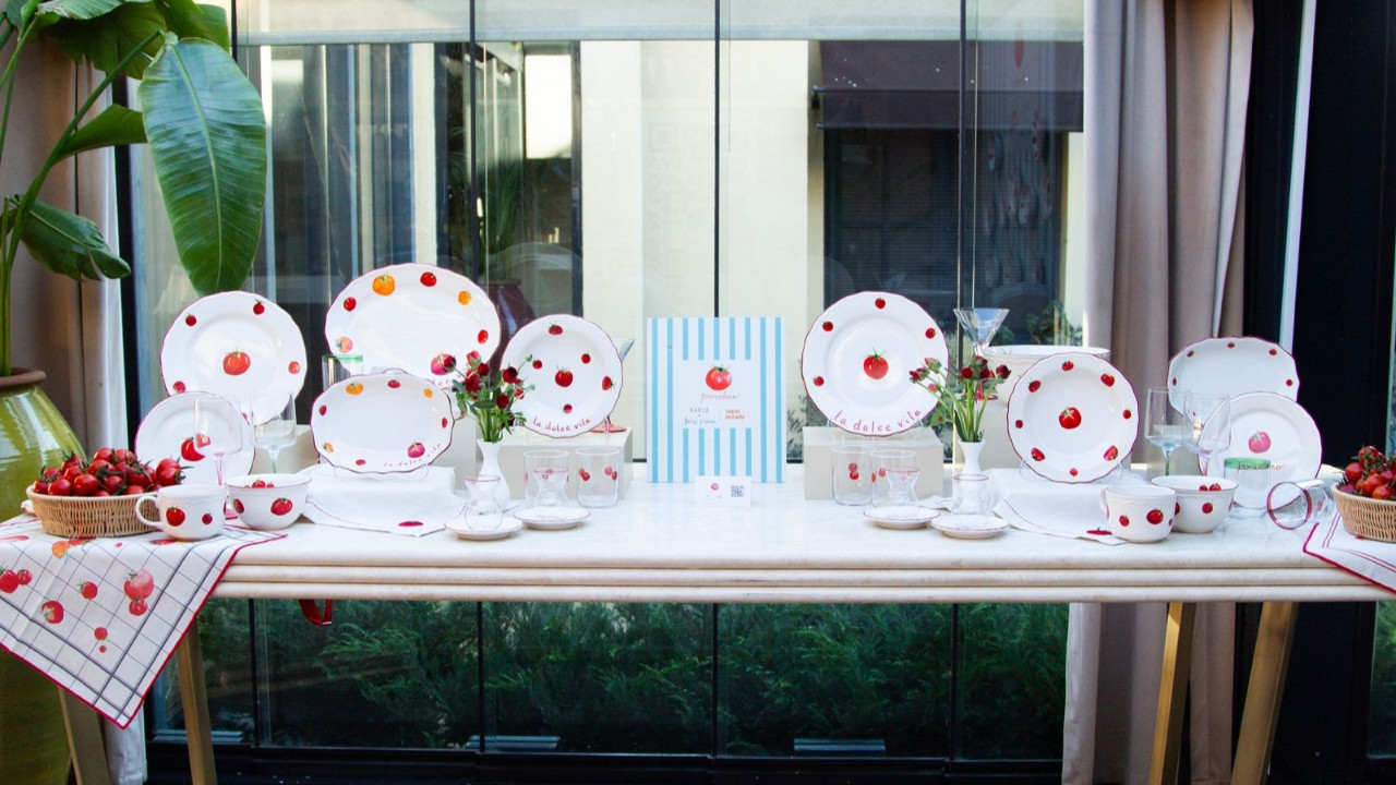 Rakle ve Bengi Kurtcebe’den sofralara renk katan özel iş birliği: Pomodoro Koleksiyonu