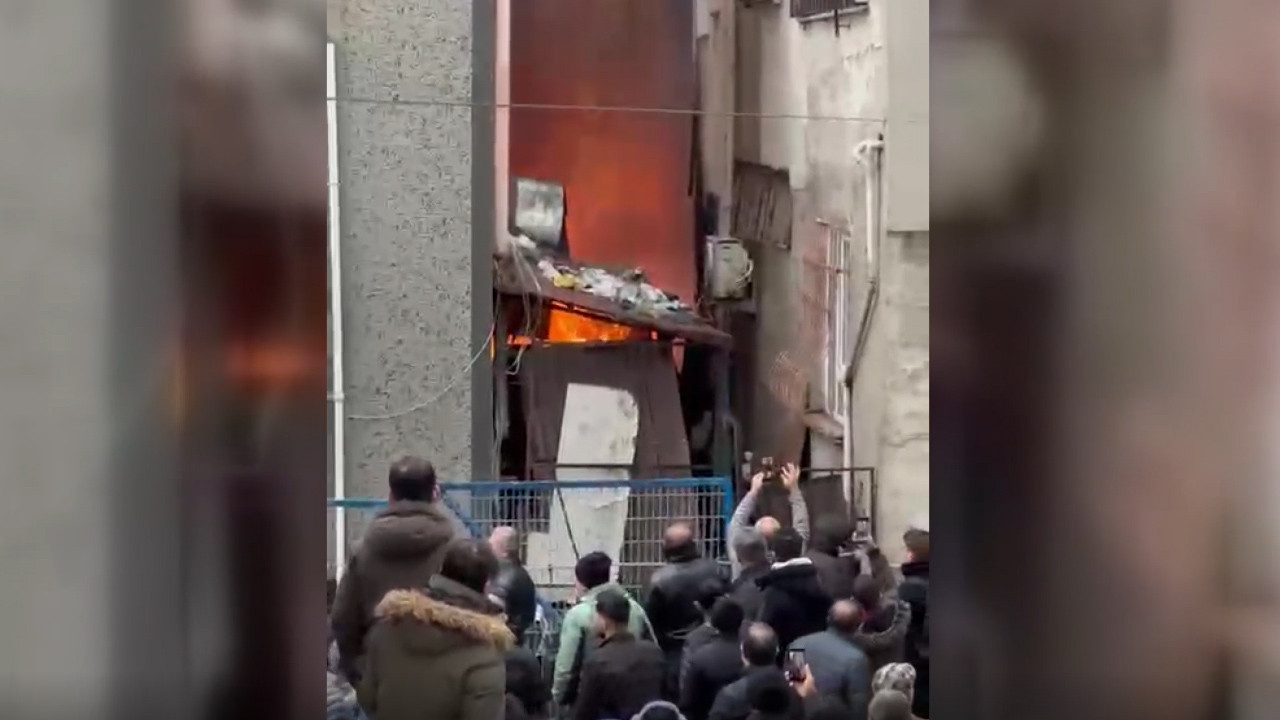İstanbul Sultangazi’de yangın!