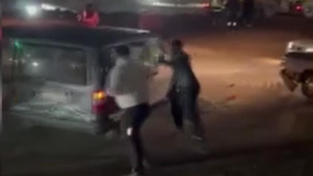 Kaza sonrası sopalar çıktı: Öfkelenen şoför ortalığı birbirine kattı