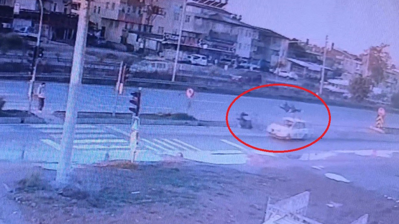 Motosikletli sürücü havada taklalar attı! Antalya'da kan donduran kaza