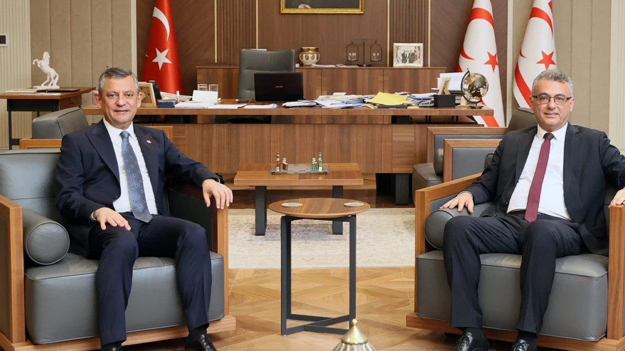 Özel, Tufan Erhürman ile görüştü.