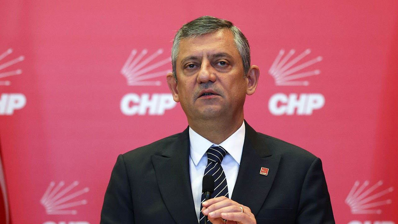 Özel'den Humus'taki camii saldırısına tepki