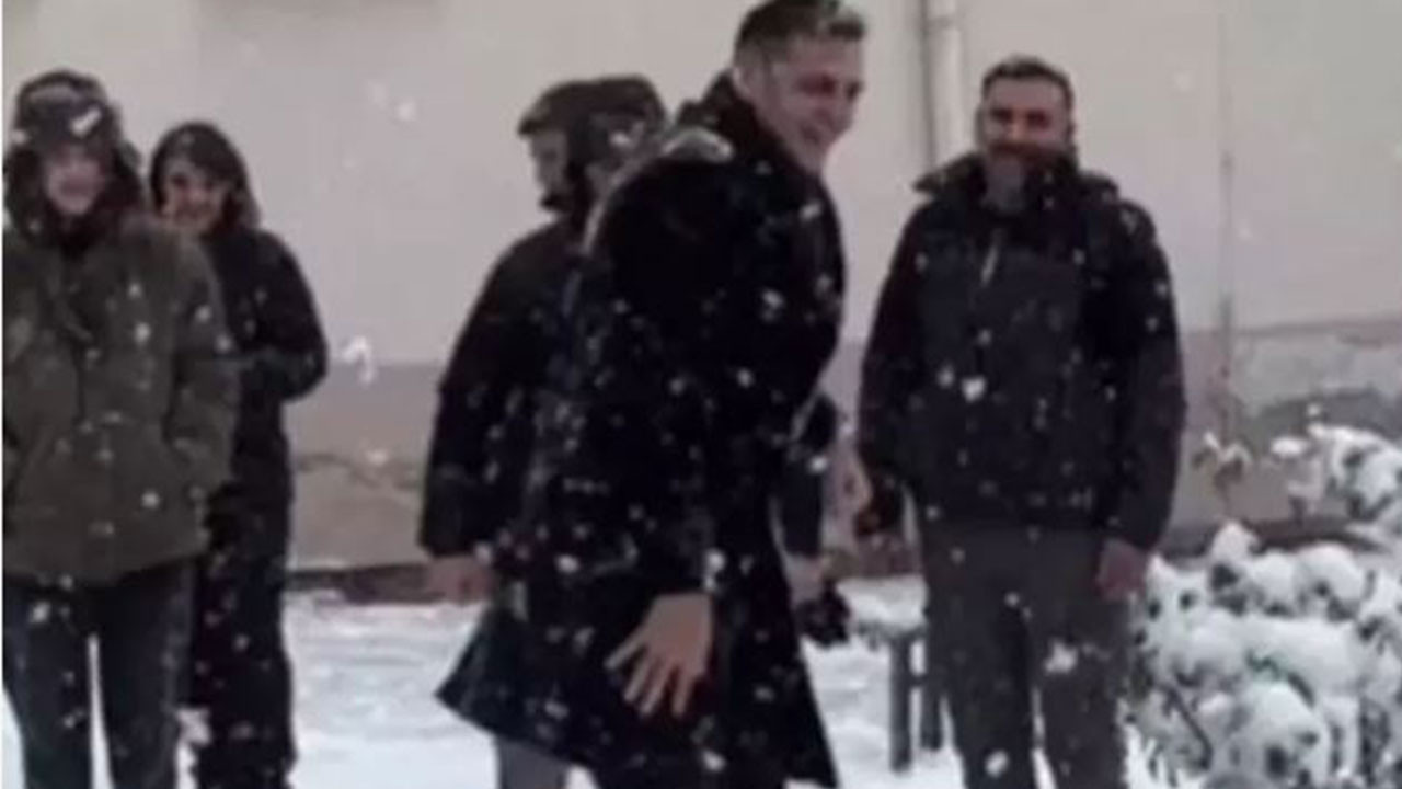 Kayseri Emniyet Müdürü, şehit çocukları ile kar topu oynadı