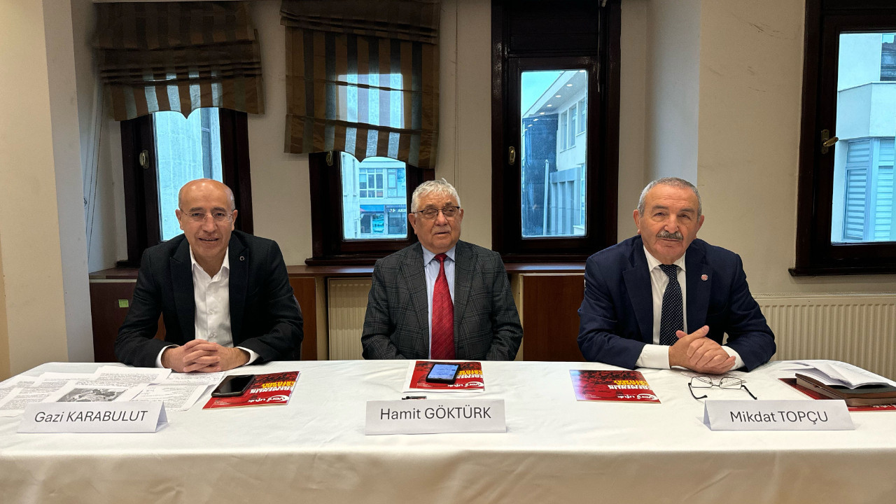 Siyasetçi, düşünür, yazar İsa Yusuf Alptekin İstanbul'da anıldı