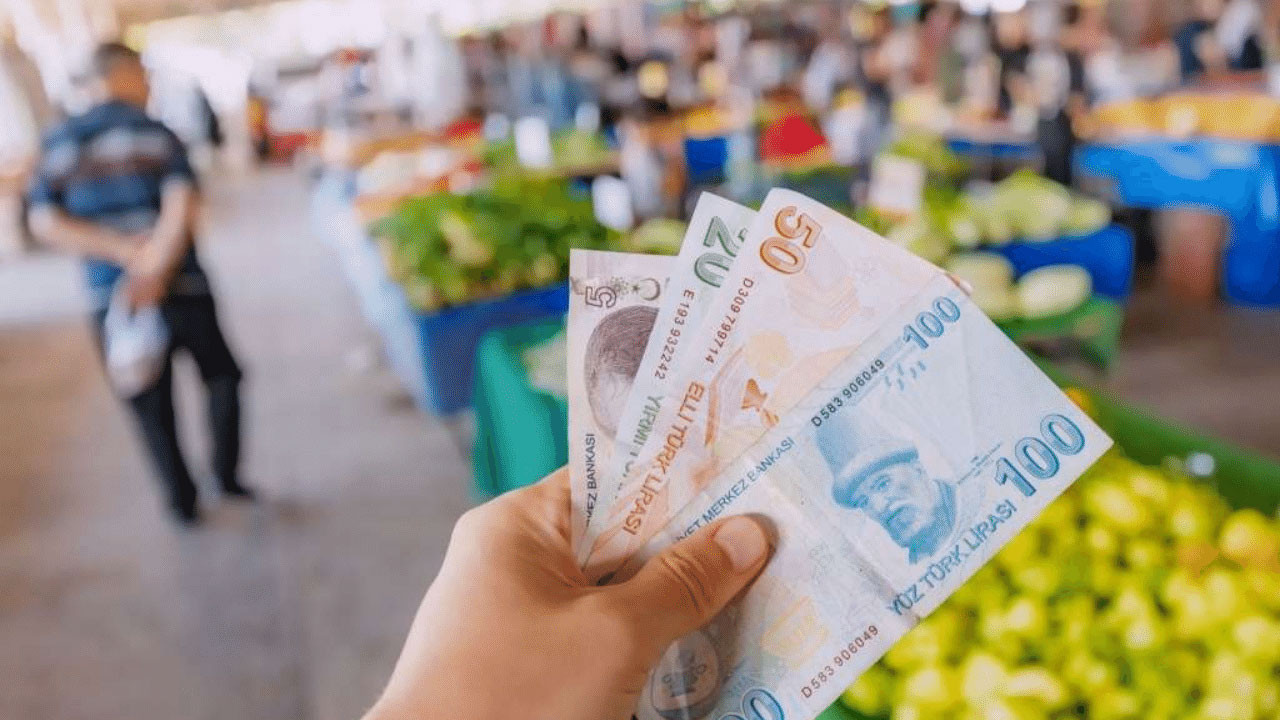 Açlık ve yoksulluk sınır tanımıyor: Asgari ücret cebe girmeden makas açıldı