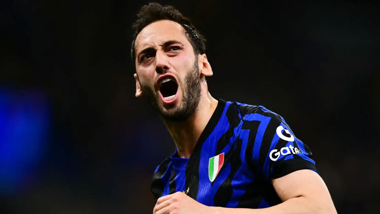 Fenerbahçe ve Galatasaray istiyordu... Hakan Çalhanoğlu ile görüşmeler başlıyor