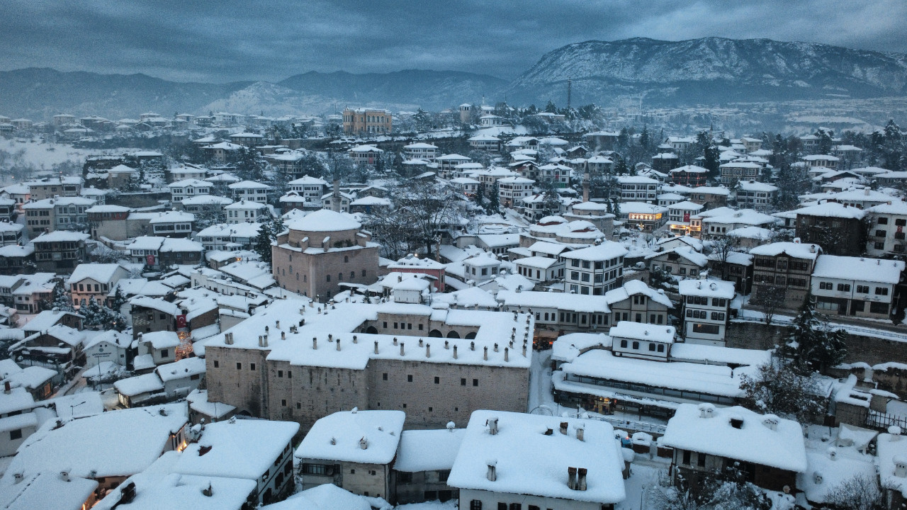 Karabük'te kar rekoru: 75 cm ile tarihe geçti!
