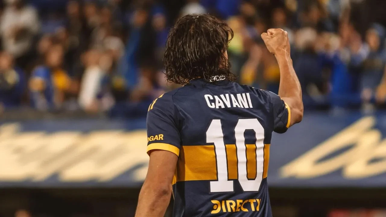 Bir Efsaneye daha veda: Edinson Cavani futbolu bıraktı