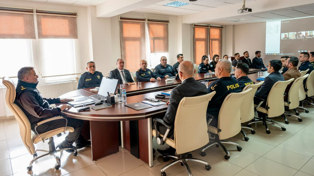 Bilecik'te yılbaşı tedbirlerine ilişkin toplantı