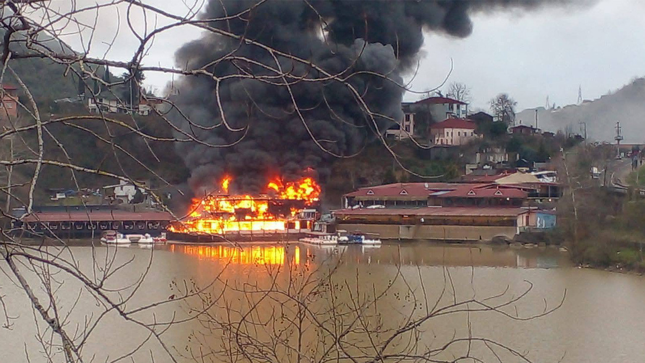 Sera Gölü'nde alevler yükseldi: Turistik tesis küle döndü
