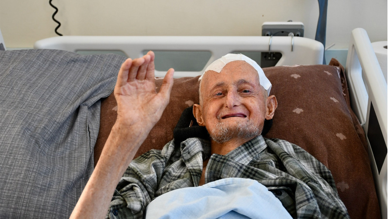 Werner sendromlu Tahir Sönmez, felç geçirmesine neden olan tümörden 4 saatlik ameliyatla kurtuldu