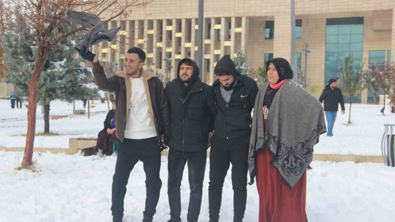 Aynı günde iki mevsim: Kar ve deniz keyfi bir arada