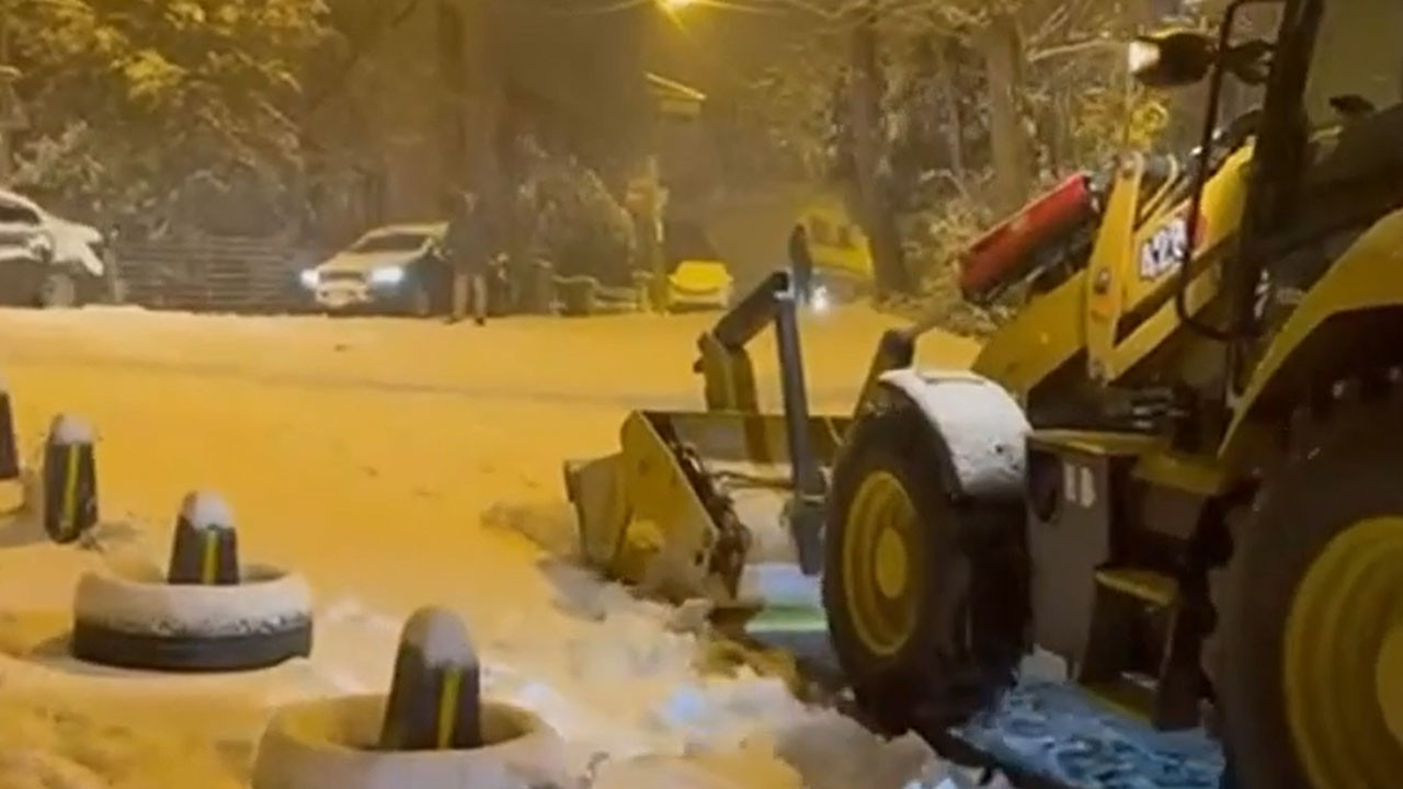 İstanbul yeni yıla karla girdi... AKOM'dan açıklama geldi