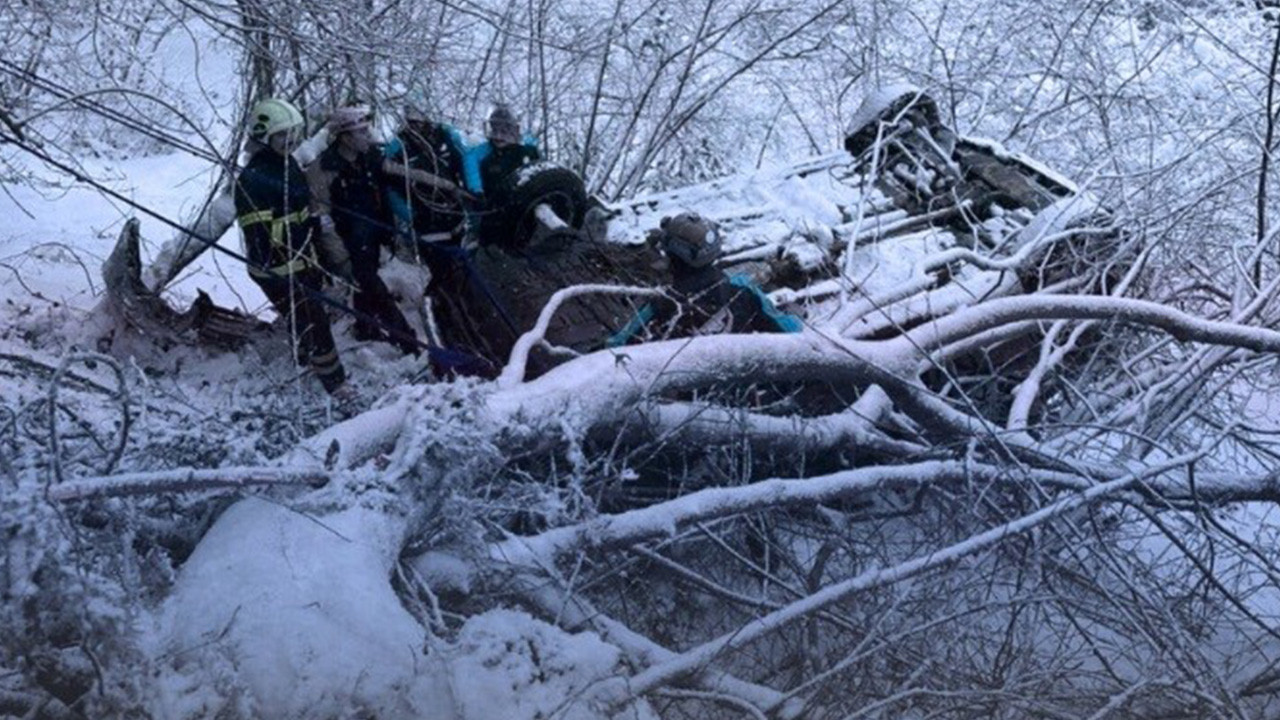 Otomobil fındık bahçesine uçtu: 6 yaralı