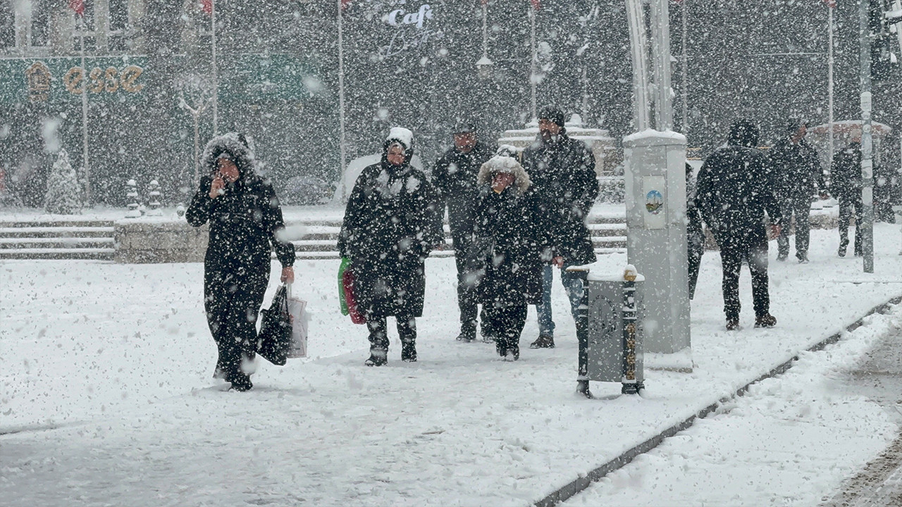 Tokat beyaza büründü!