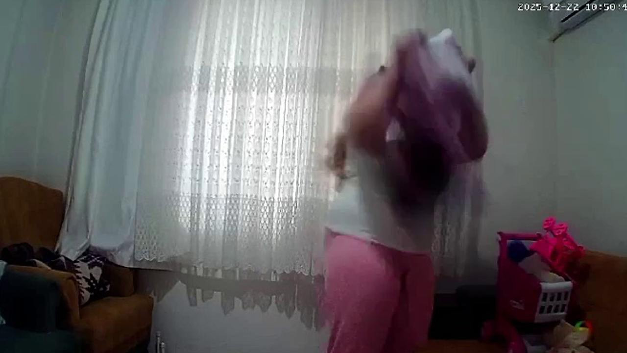 1 yaşındaki bebeğe anne şiddeti: Gizli kamera her şeyi açığa çıkardı