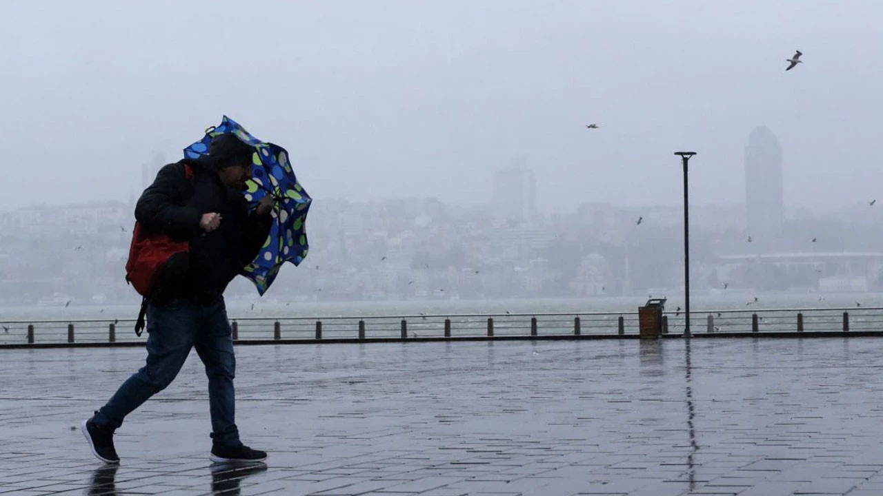İstanbul dahil 24 kenti fırtına vuracak: Meteoroloji sarı kodla uyardı