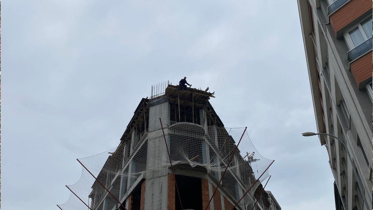 Özel harekat devreye girdi: İntihar etmek isteyen şahıs eşiyle görüştürülünce vazgeçti