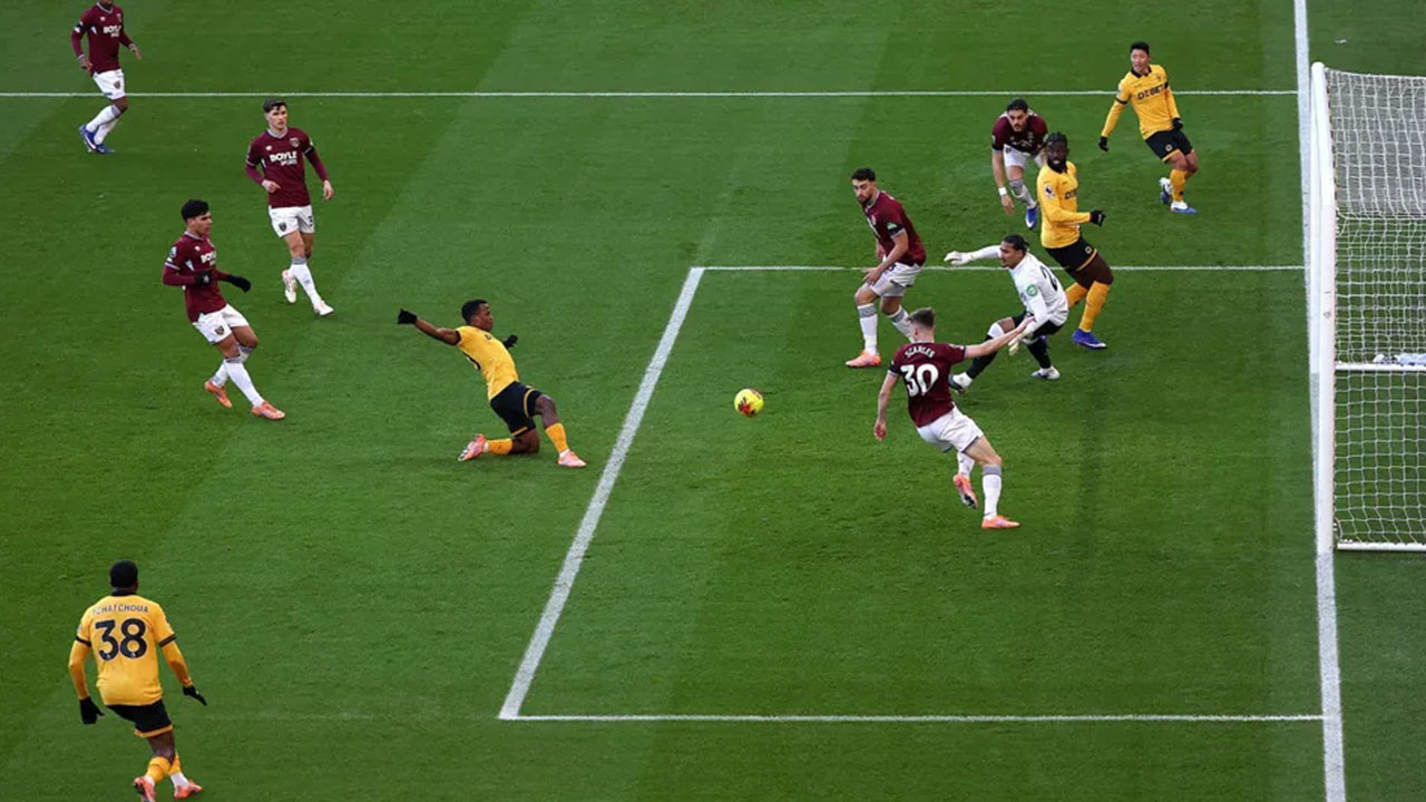 Wolves Premier Lig'de ilk galibiyetini aldı