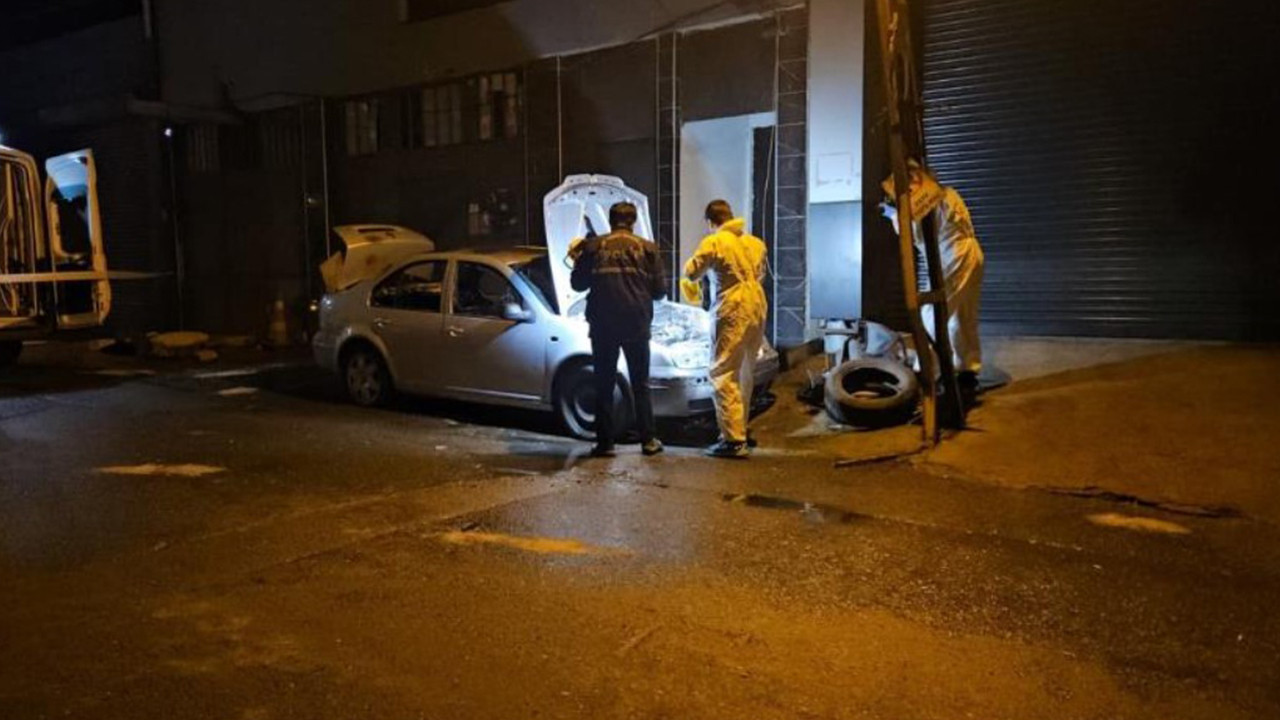 Isınmak için arabaya girdi araç yanınca feci şekilde can verdi