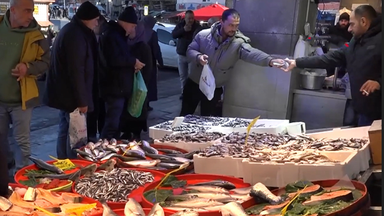 Karadeniz'de balık alarmı: Ava çıkılamıyor: Tezgahlar boşaldı