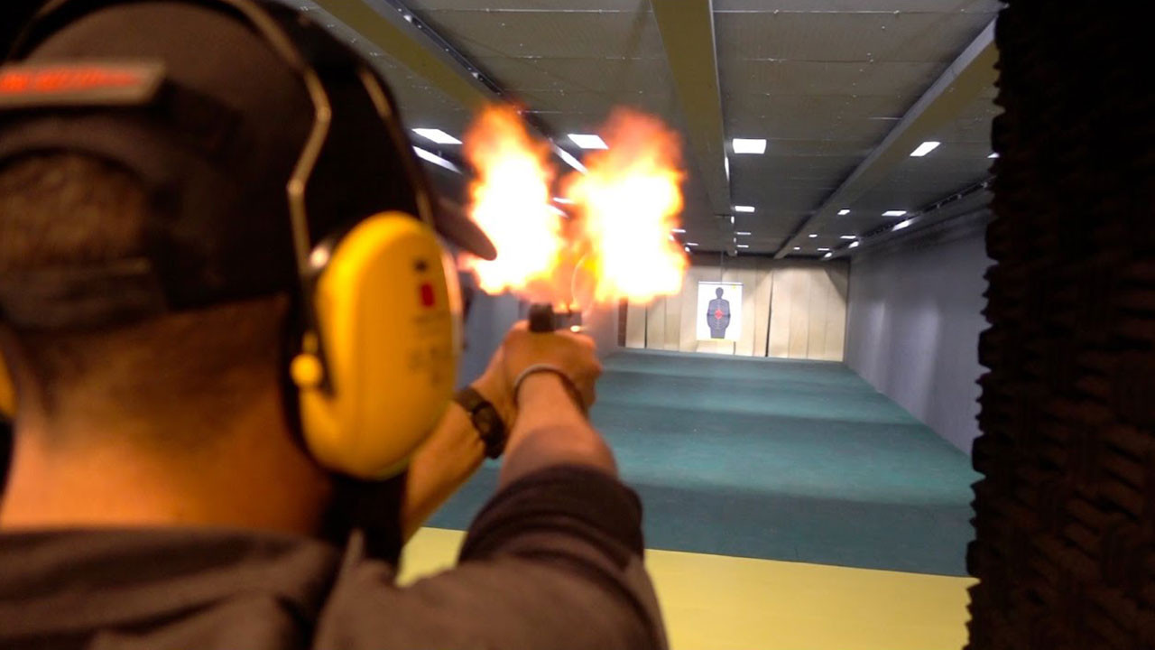 Savaştan kaçıp İstanbul'da atış talimi yapıyorlar! O video yeniden gündem oldu