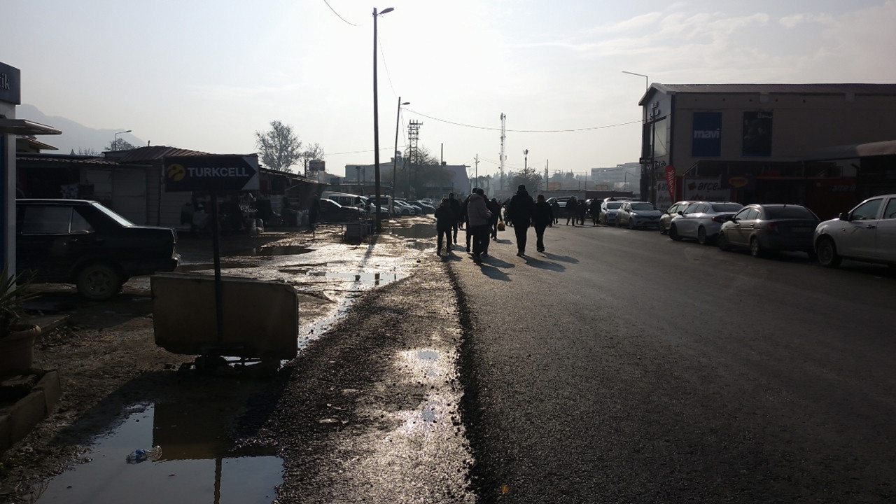 Hatay'ın karanlık çığlığı: Deprem mağdurları elektrik kesintileriyle ikinci kez yıkılıyor