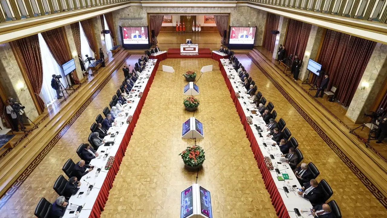 Komisyonda ortak rapor mesaisi! 'Yasal adımlar' için ikinci kez toplanıyor