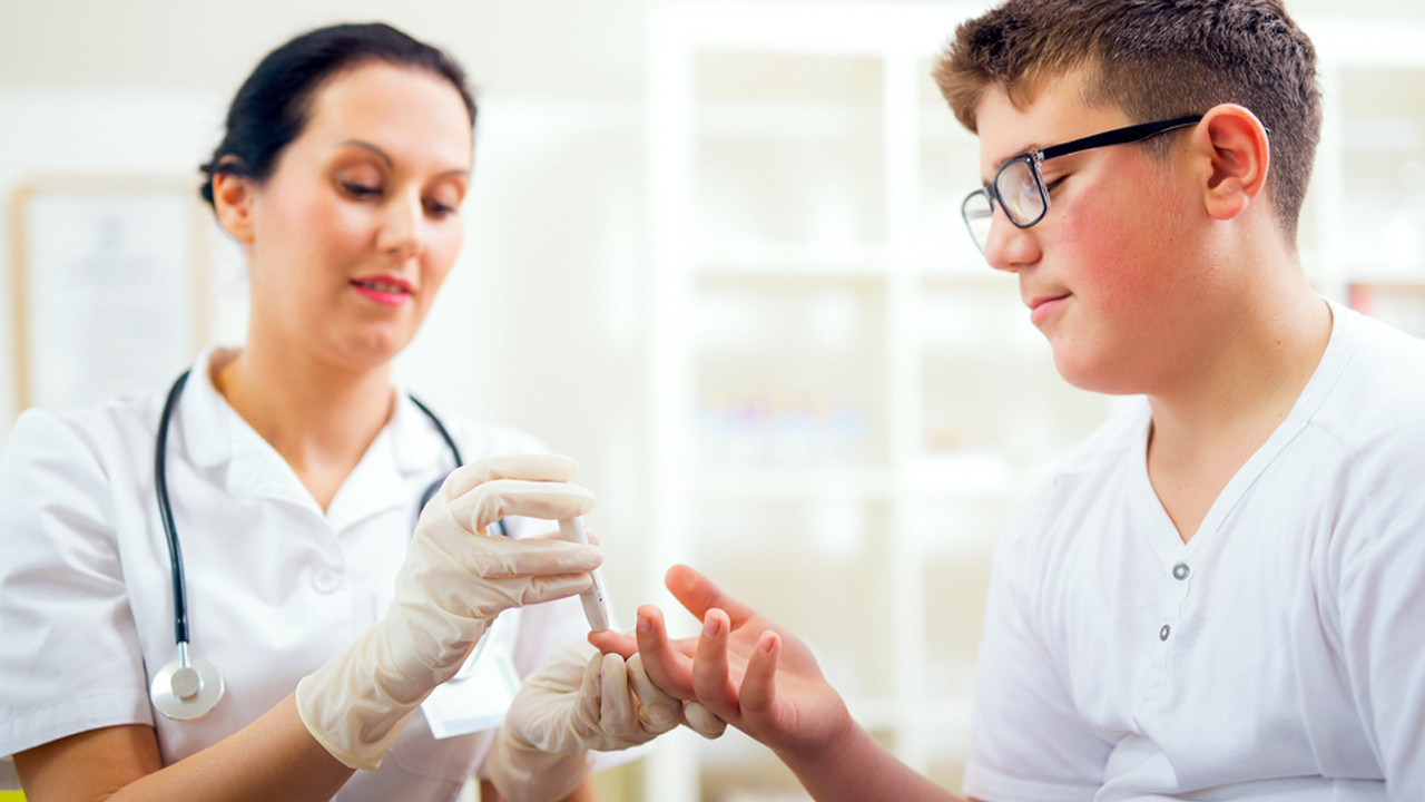 Şeker direk kalbi vuruyor! Uzmanlardan hayat kurtaran uyarılar