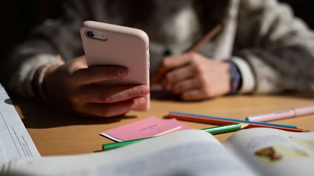 15 yaş altına sosyal medya yasağı Meclis’e geliyor: Kritik tarih belli oldu