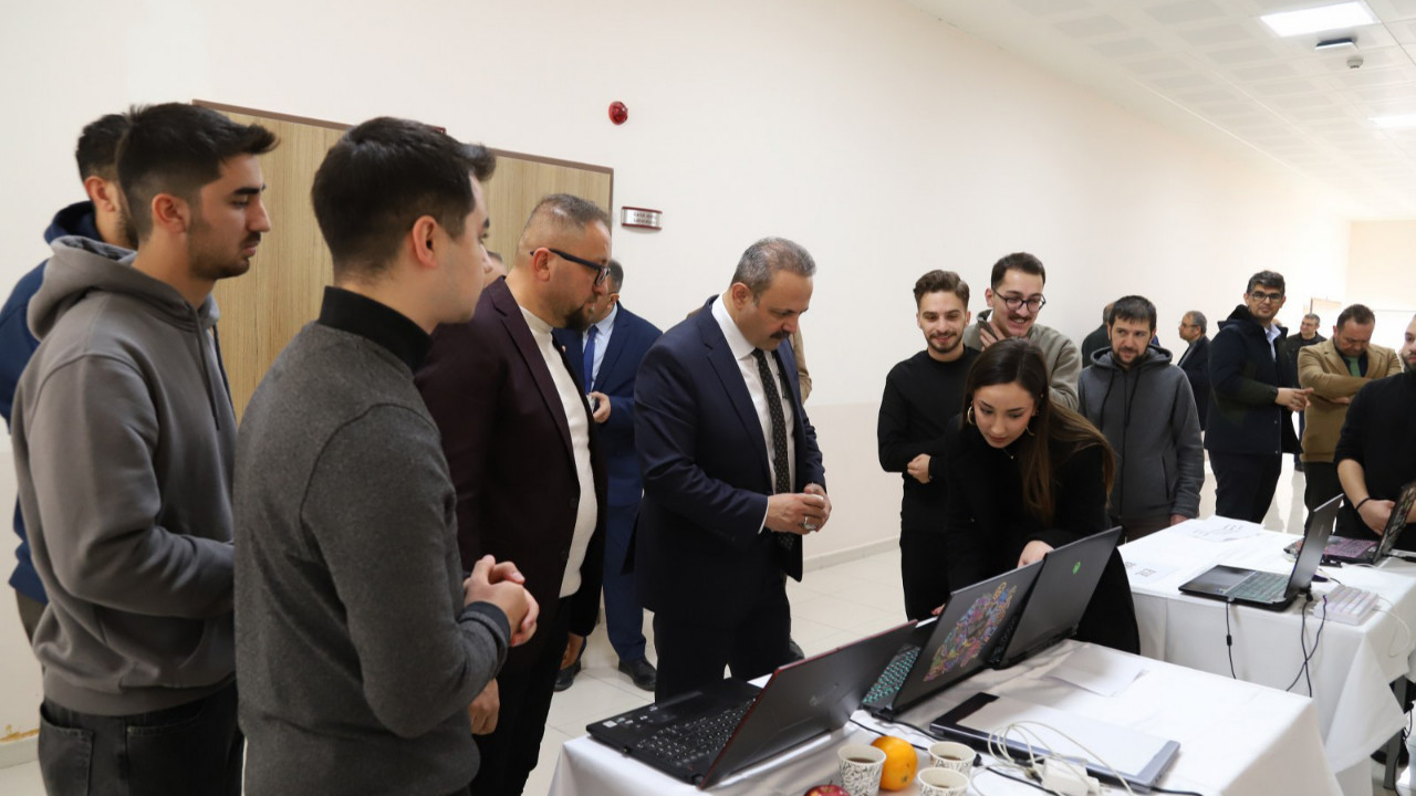 ASÜ’de yapay zekâ vizyonu sahneye çıktı