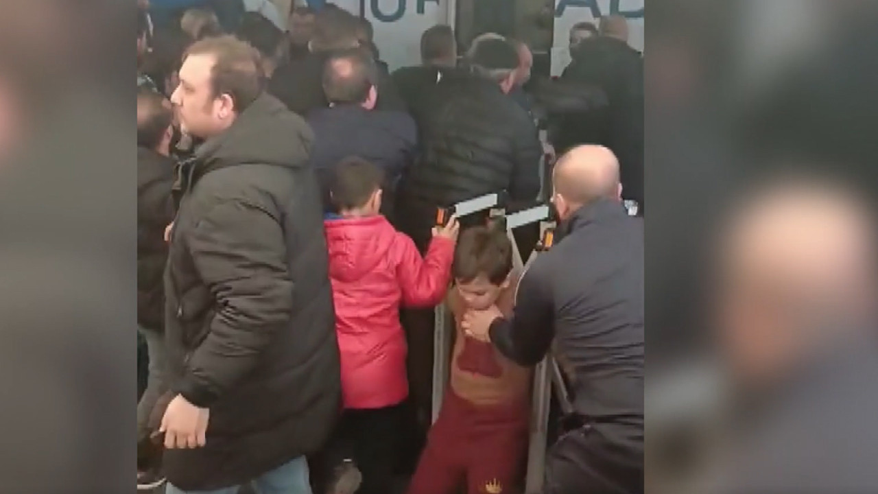 Bursa'da şok: Başkan Bozbey'e yumruklu saldırı