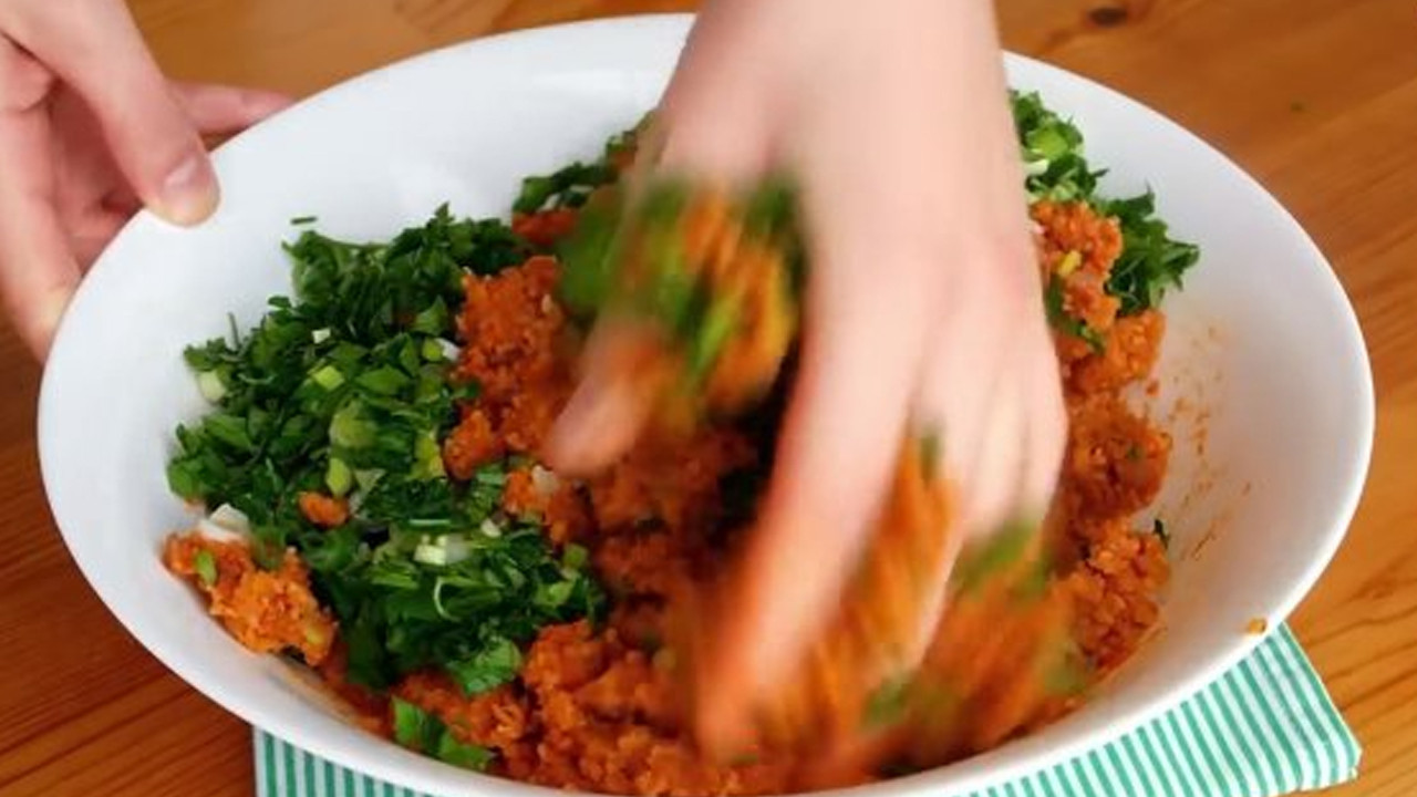 Hafif ve besleyici: Bulgursuz mercimek köftesi