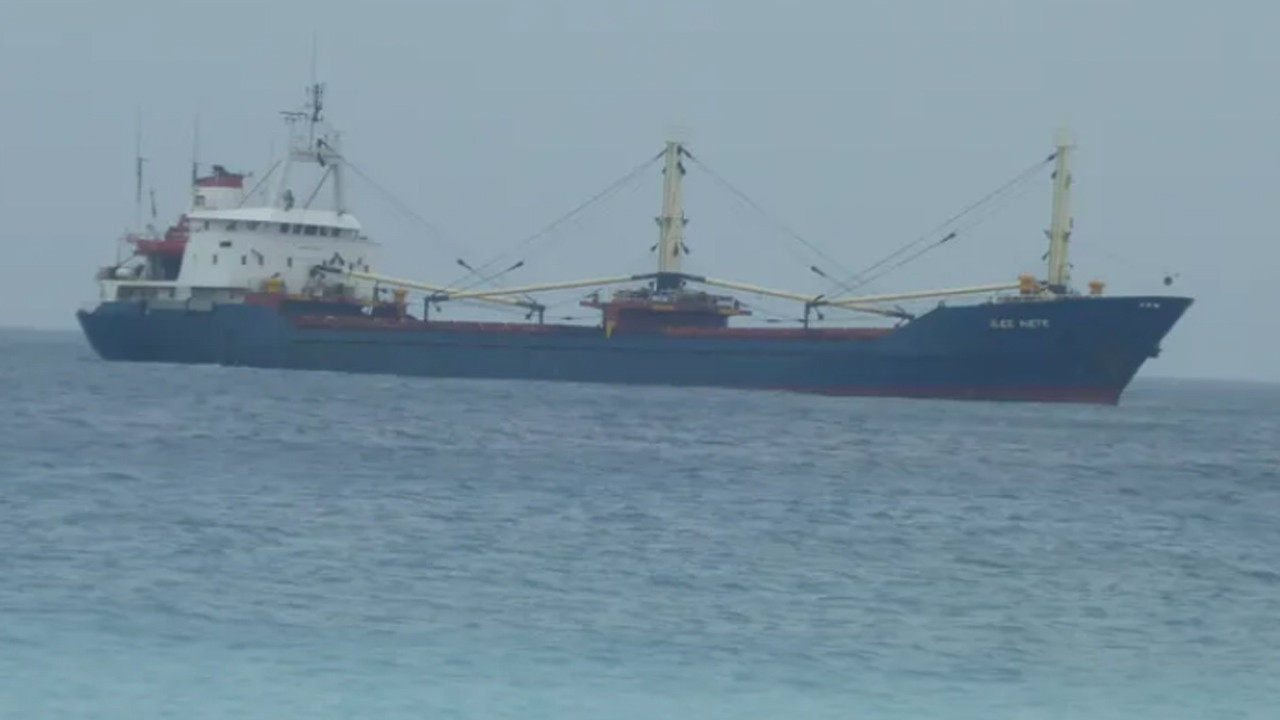 Karadeniz’de alarm: Türk bandralı gemi karaya oturdu