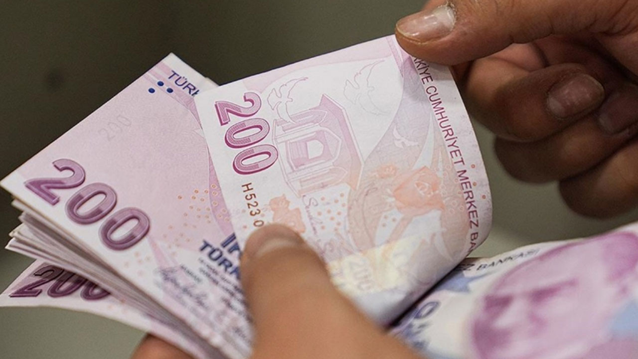 Asgari ücretlilerin 2025'te 2,5 trilyon parası kayıp