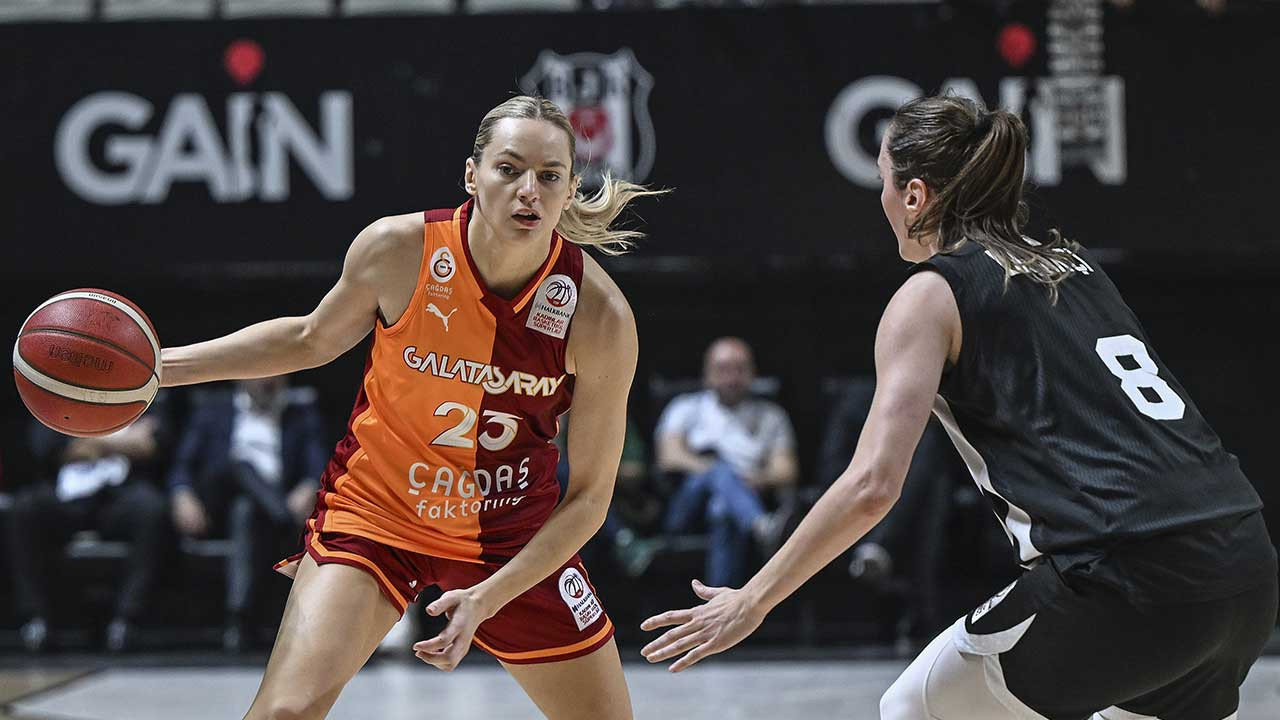 Galatasaray, Beşiktaş'ı yenerek Dörtlü Final'e yükseldi